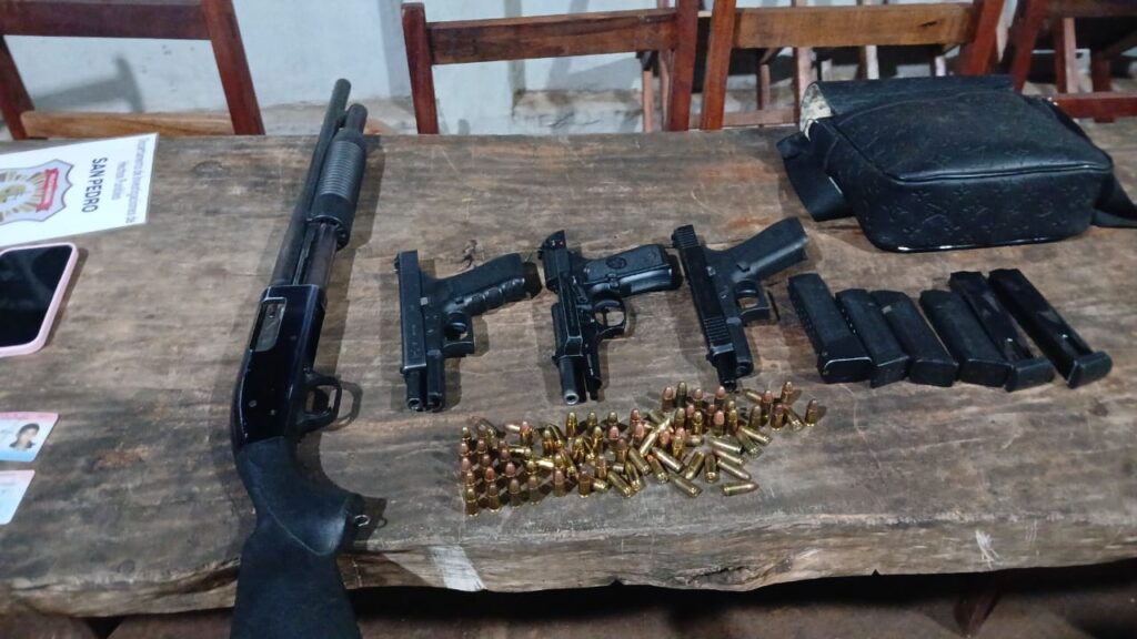 ARMAS Chefe de pistoleiros e mais 4 são presos por execuções na fronteira de MS