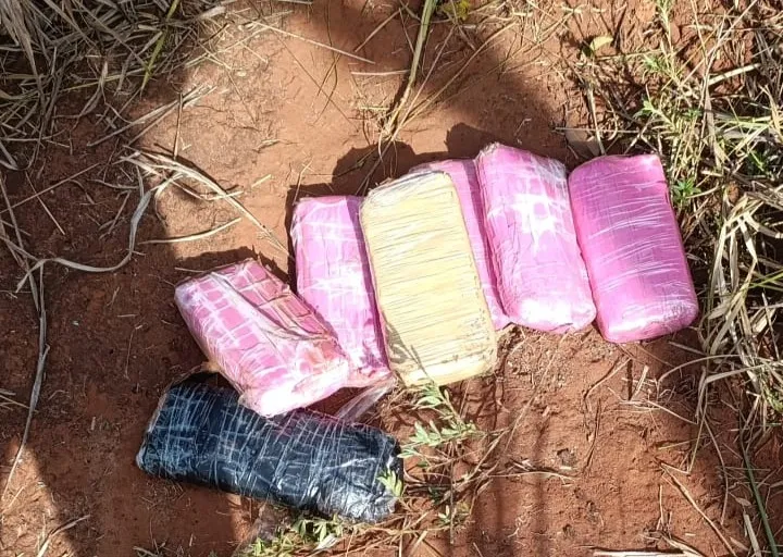 COCAINA-1 Traficante que levava cocaína morre ao bater em carreta e capotar na MS-040