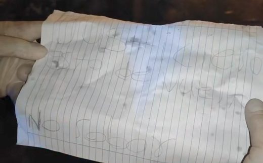 BILHETE “Não roubar”: Corpo é encontrado com várias marcas de tiros na fronteira