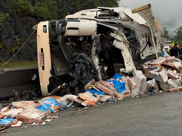 Campo-grandense morre após tombar caminhão carregado com frios no Paraná