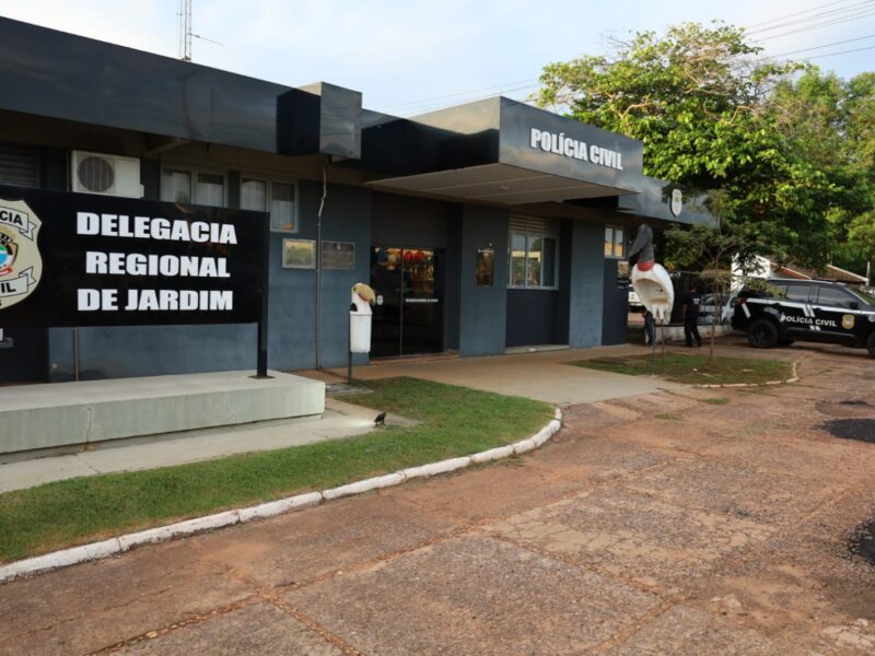 Força Tática localiza droga em galinheiro e prende três homens em Jardim
