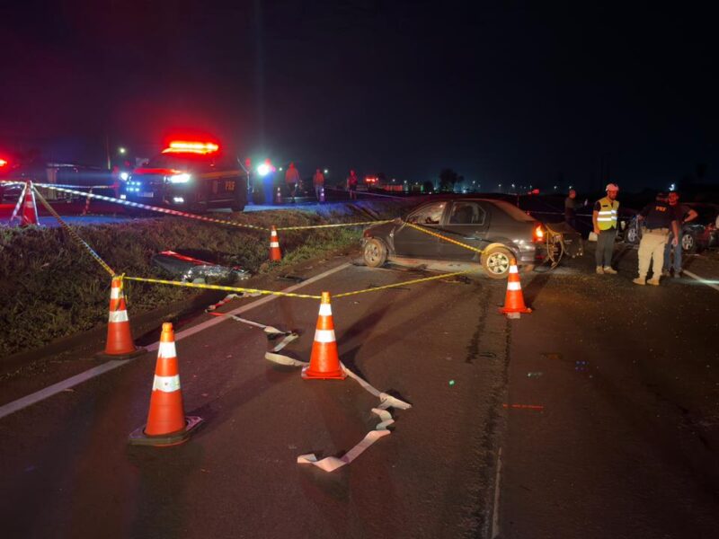 Após bater na traseira de Fiorino, Logan invade pista contrária e mata paranaense na BR-163