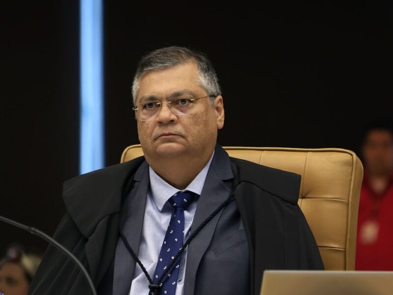 Flávio Dino autoriza novo inquérito da PF para investigar Lulinha