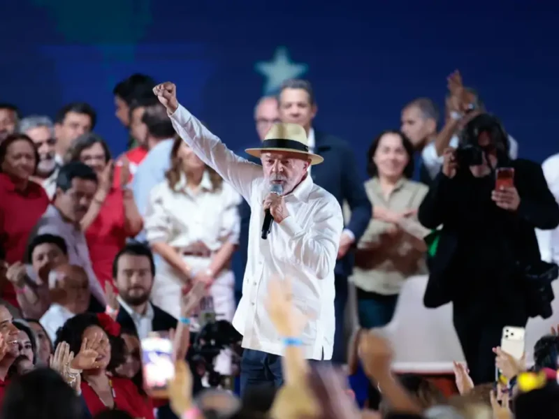 Partido dos Trabalhadores oficializa candidatura de Lula à Presidência