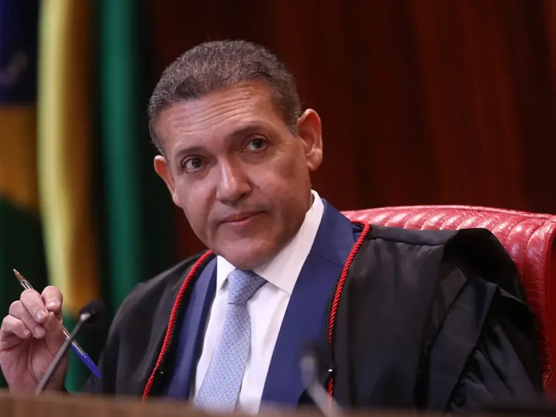 Urna eletrônica é patrimônio da democracia, diz presidente do TSE
