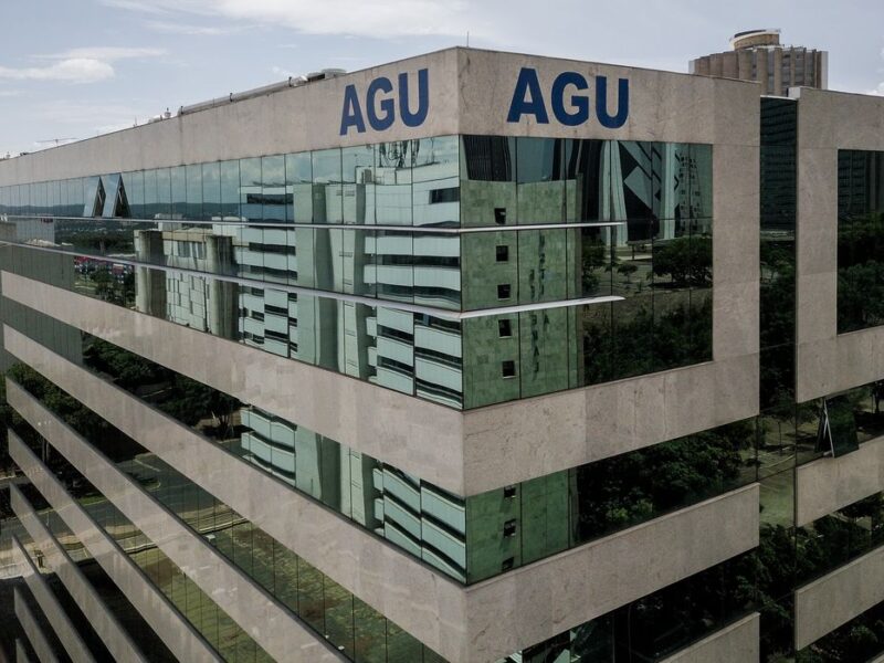 AGU pede suspensão imediata do afastamento de diretor-geral da PF