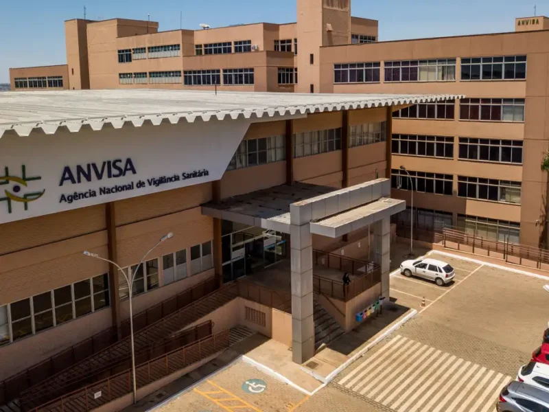 Anvisa proíbe propaganda da Semavy e lotes irregulares de medicamento para esclerose múltipla