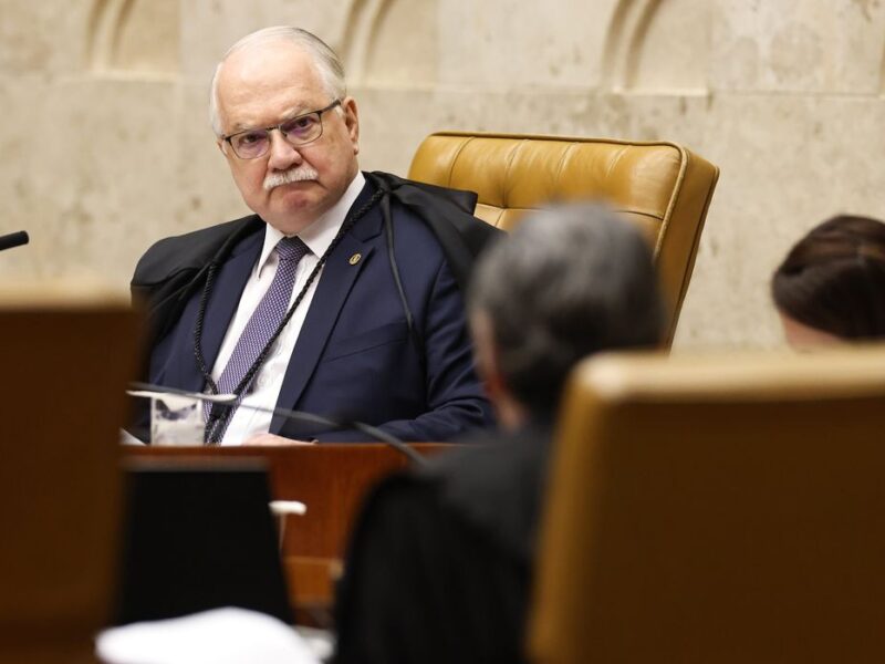 Ex-ministros e sociedade civil divulgam carta em apoio a Fachin