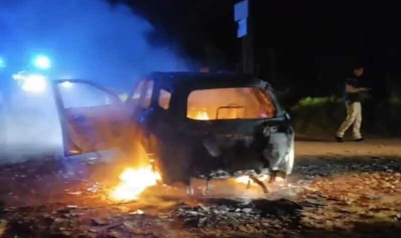 Caminhonete usada em assassinato de casal é encontrada incendiada