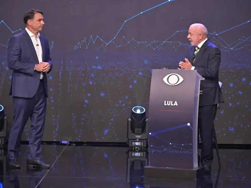 André Mendonça diz que Flávio e Lula podem divulgar sigilos