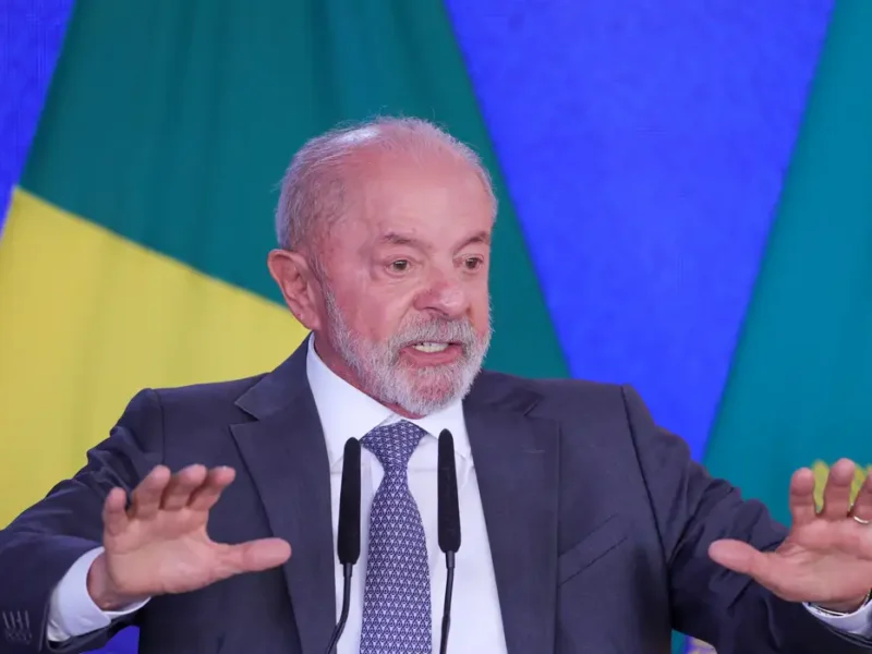 Pressionado, Lula defende redução da maioridade penal para crimes hediondos