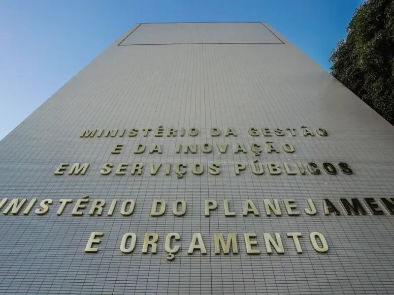 Governo libera R$ 5,2 bilhões para reforçar assistência social e saúde