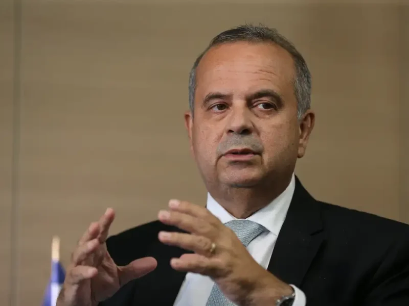 Coordenador de campanha se diz surpreso com fuga de Flávio