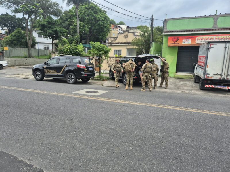 Polícia deflagra operação para apurar comunicação entre Marcinho VP e faccionados